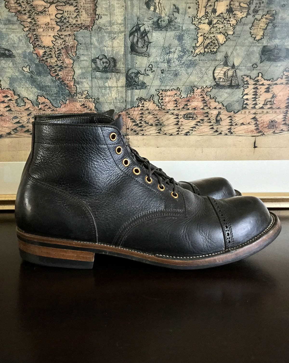 Photo by Arsenicmickey on February 4, 2024 of the Iron Boots Pitman in Black Italy Waxed Bullhide.