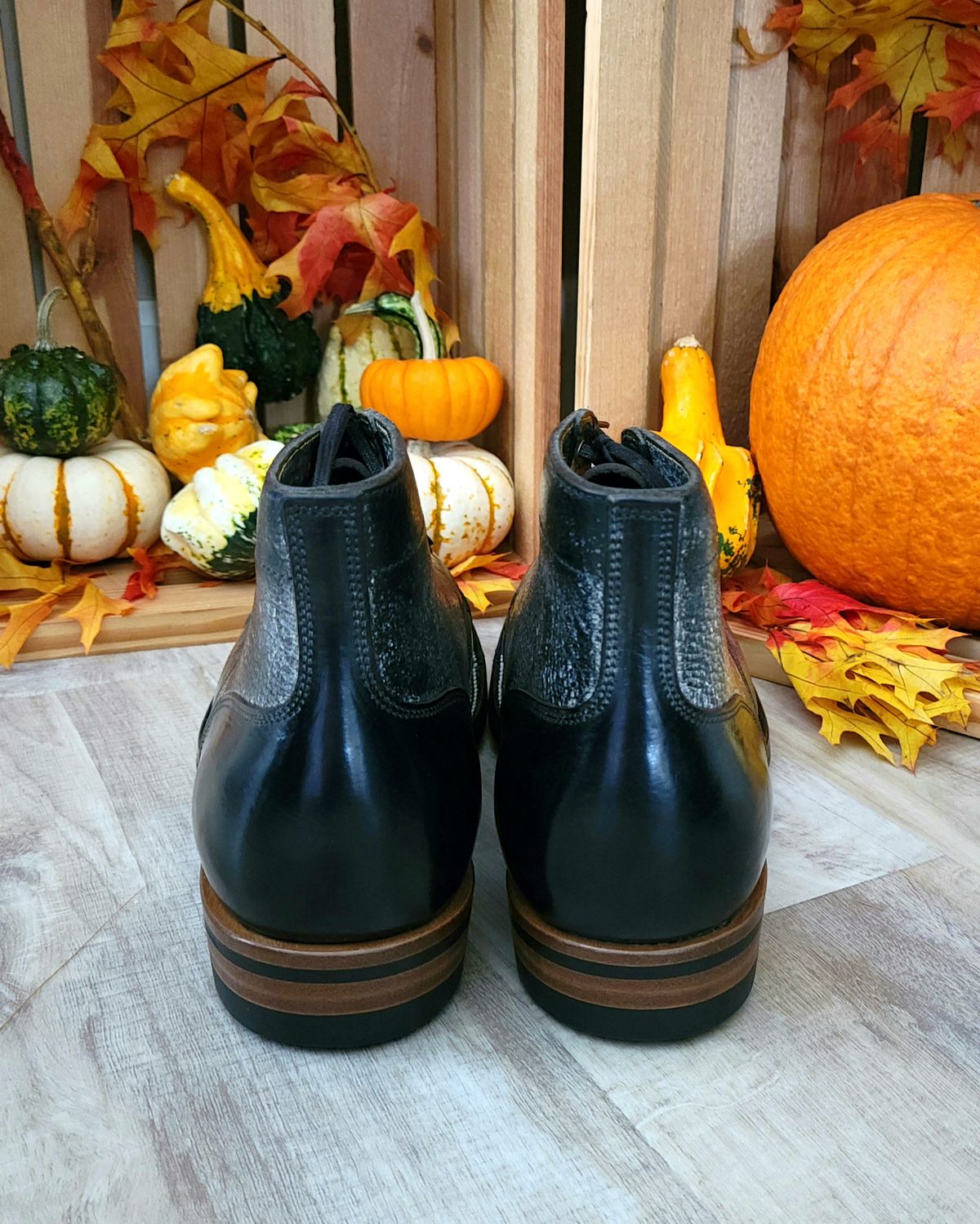 Photo by Arsenicmickey on October 1, 2023 of the Iron Boots Pitman in Black Italy Waxed Bullhide.