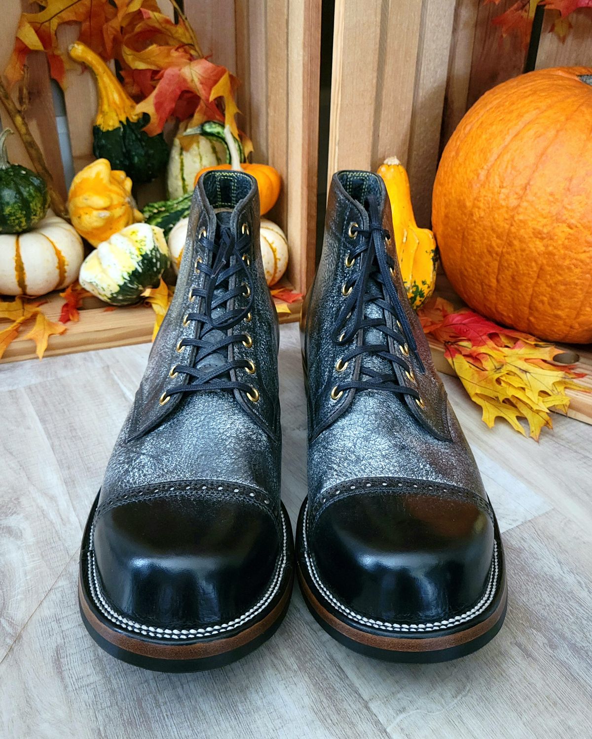 Photo by Arsenicmickey on October 1, 2023 of the Iron Boots Pitman in Black Italy Waxed Bullhide.