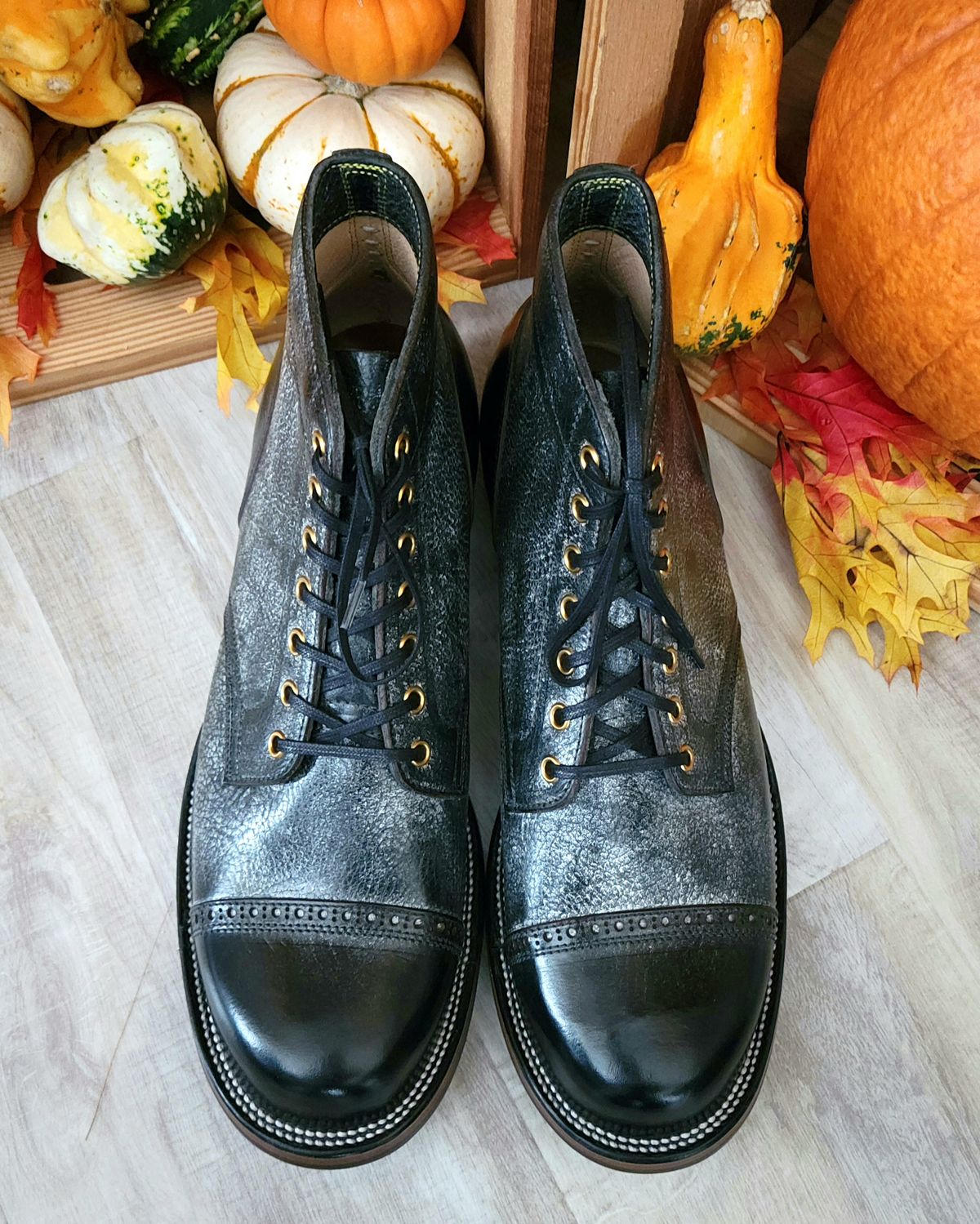 Photo by Arsenicmickey on October 1, 2023 of the Iron Boots Pitman in Black Italy Waxed Bullhide.