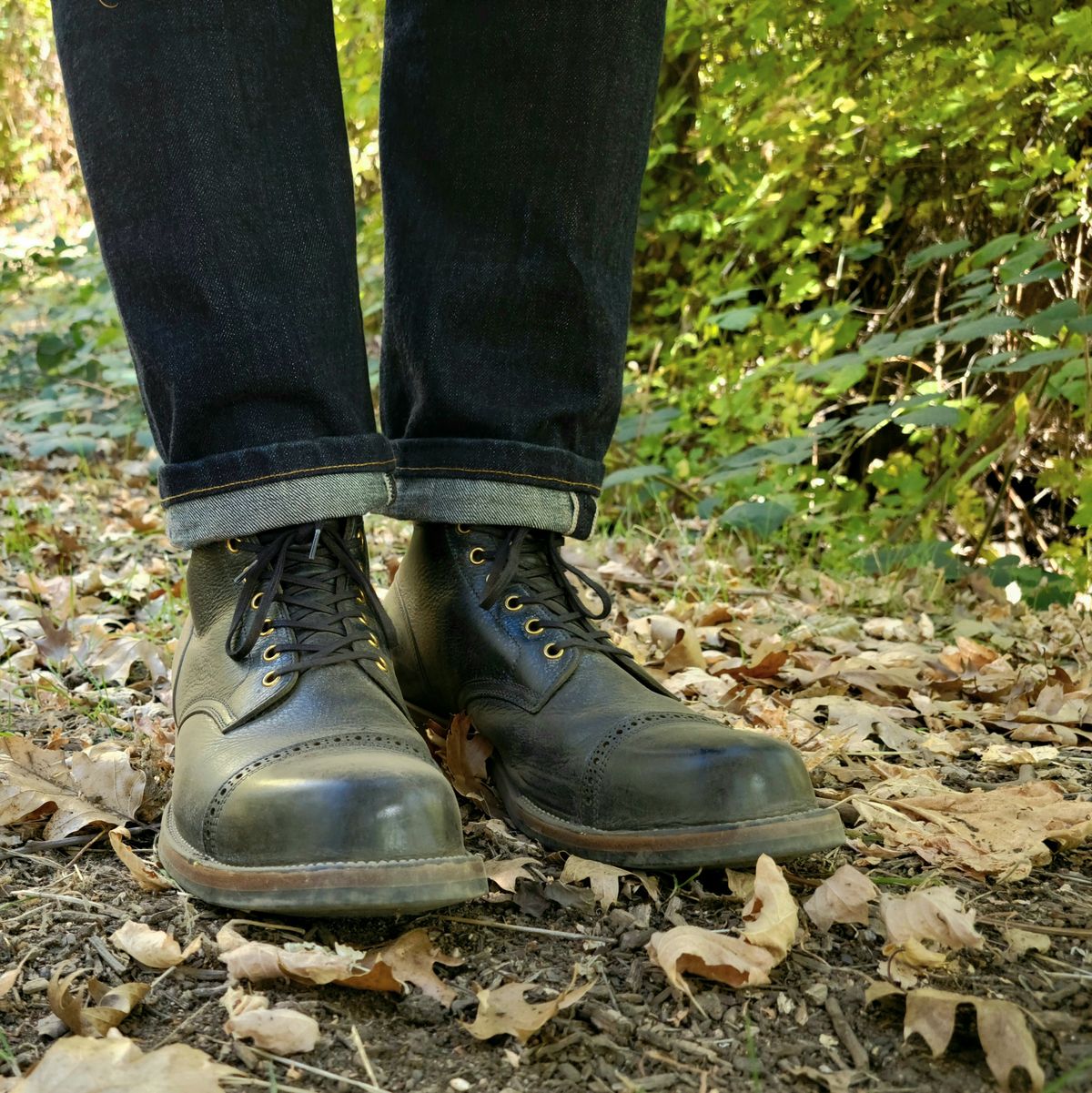Photo by Arsenicmickey on November 2, 2023 of the Iron Boots Pitman in Black Italy Waxed Bullhide.