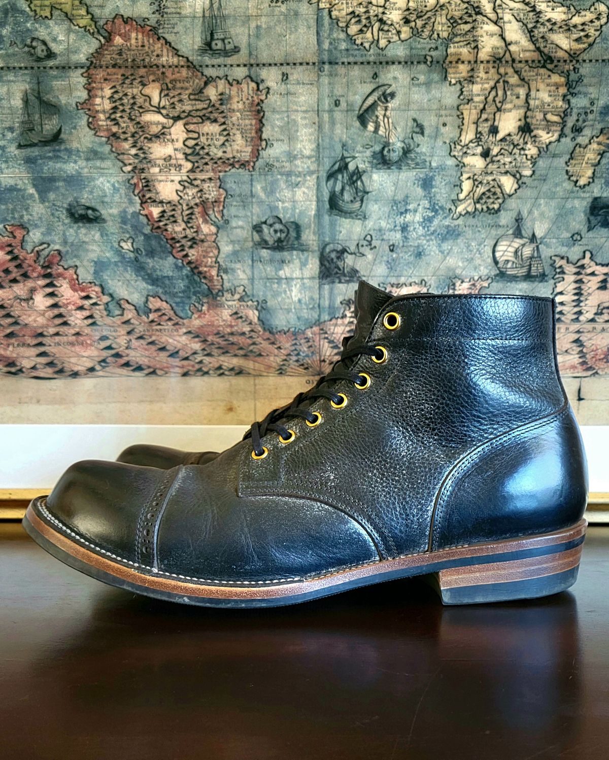 Photo by Arsenicmickey on November 2, 2023 of the Iron Boots Pitman in Black Italy Waxed Bullhide.