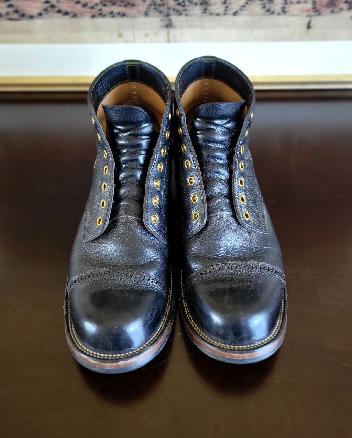 Photo by Arsenicmickey on December 3, 2023 of the Iron Boots Pitman in Black Italy Waxed Bullhide.