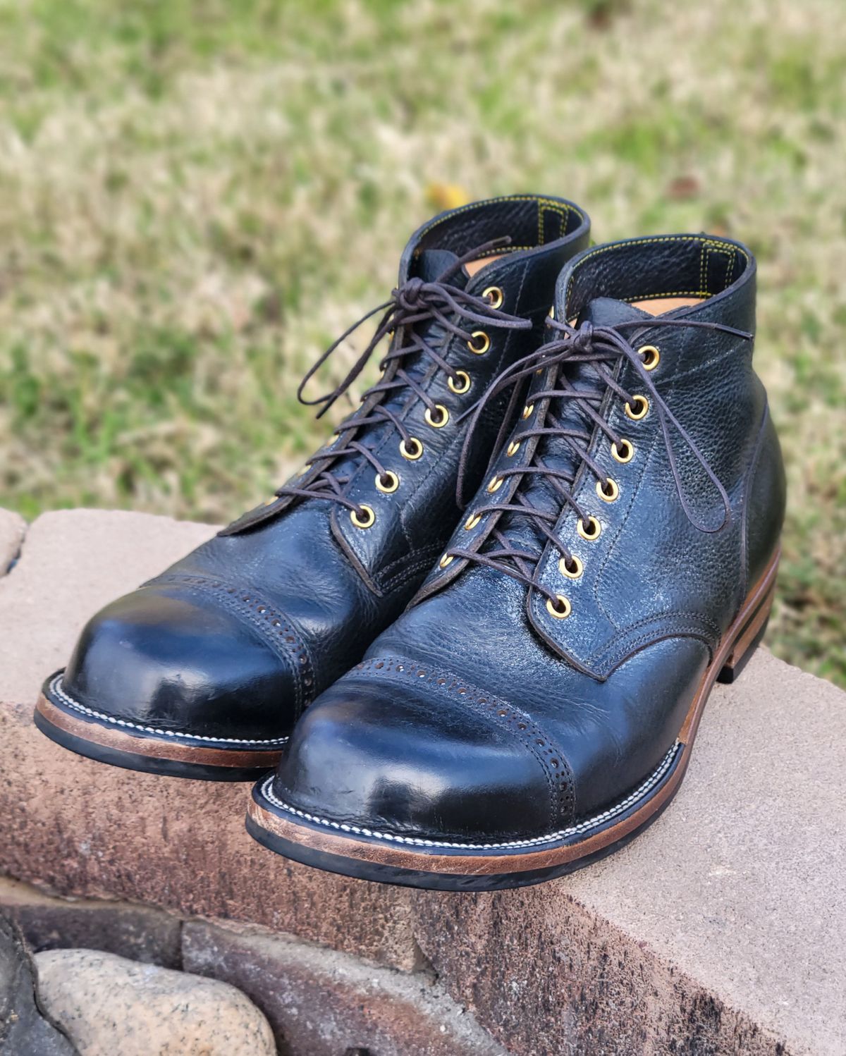 Photo by Arsenicmickey on January 3, 2024 of the Iron Boots Pitman in Black Italy Waxed Bullhide.