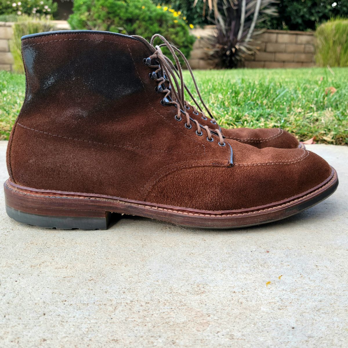 Photo by Arsenicmickey on December 5, 2022 of the Alden Indy Boot in Horween Tobacco Chamois Roughout.