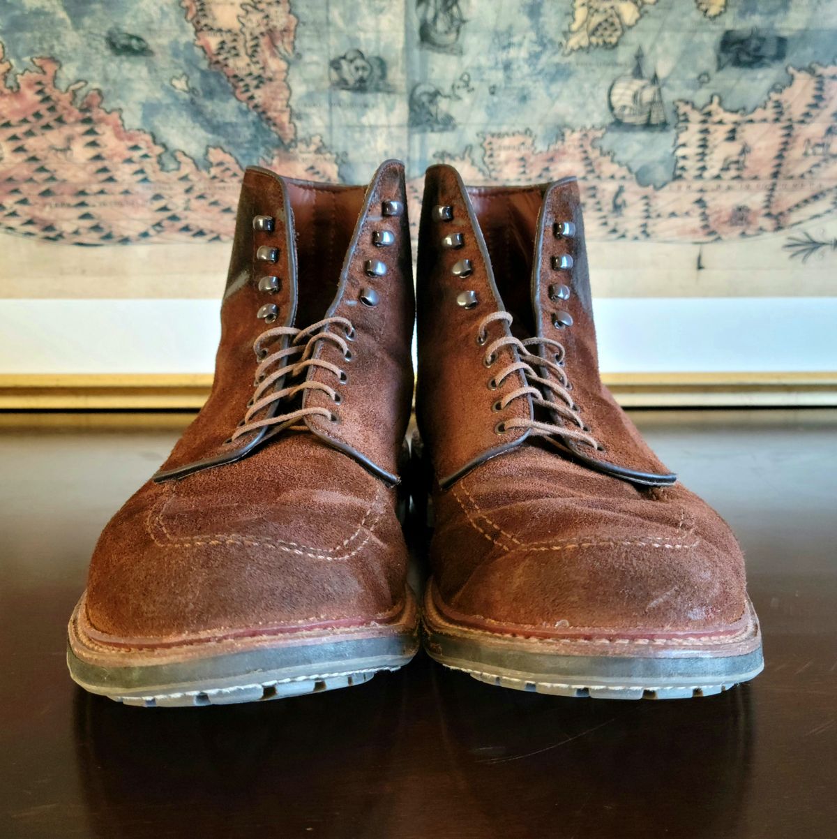 Photo by Arsenicmickey on February 2, 2023 of the Alden Indy Boot in Horween Tobacco Chamois Roughout.