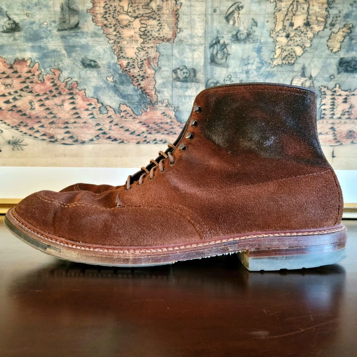 Photo by Arsenicmickey on February 2, 2023 of the Alden Indy Boot in Horween Tobacco Chamois Roughout.