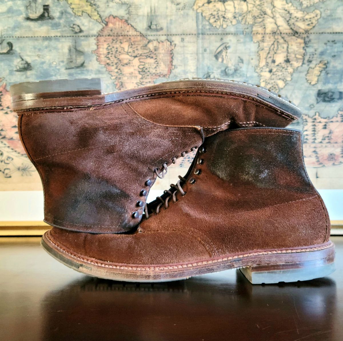 Photo by Arsenicmickey on February 2, 2023 of the Alden Indy Boot in Horween Tobacco Chamois Roughout.