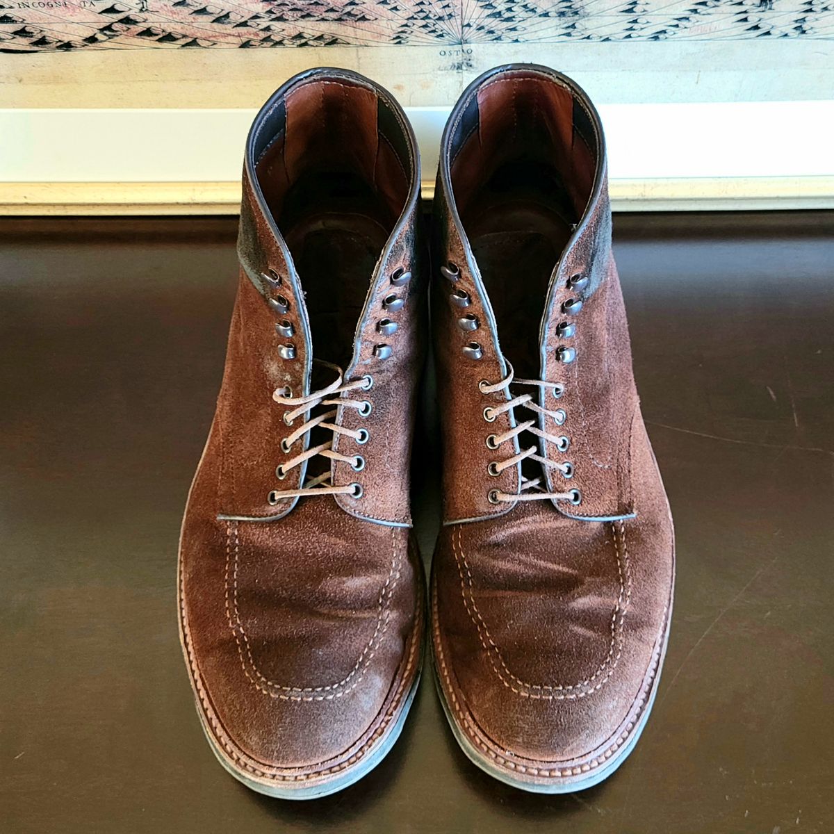 Photo by Arsenicmickey on February 2, 2023 of the Alden Indy Boot in Horween Tobacco Chamois Roughout.