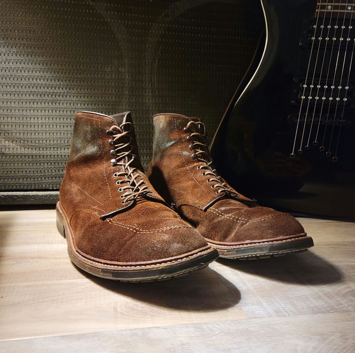 Photo by Arsenicmickey on April 2, 2023 of the Alden Indy Boot in Horween Tobacco Chamois Roughout.