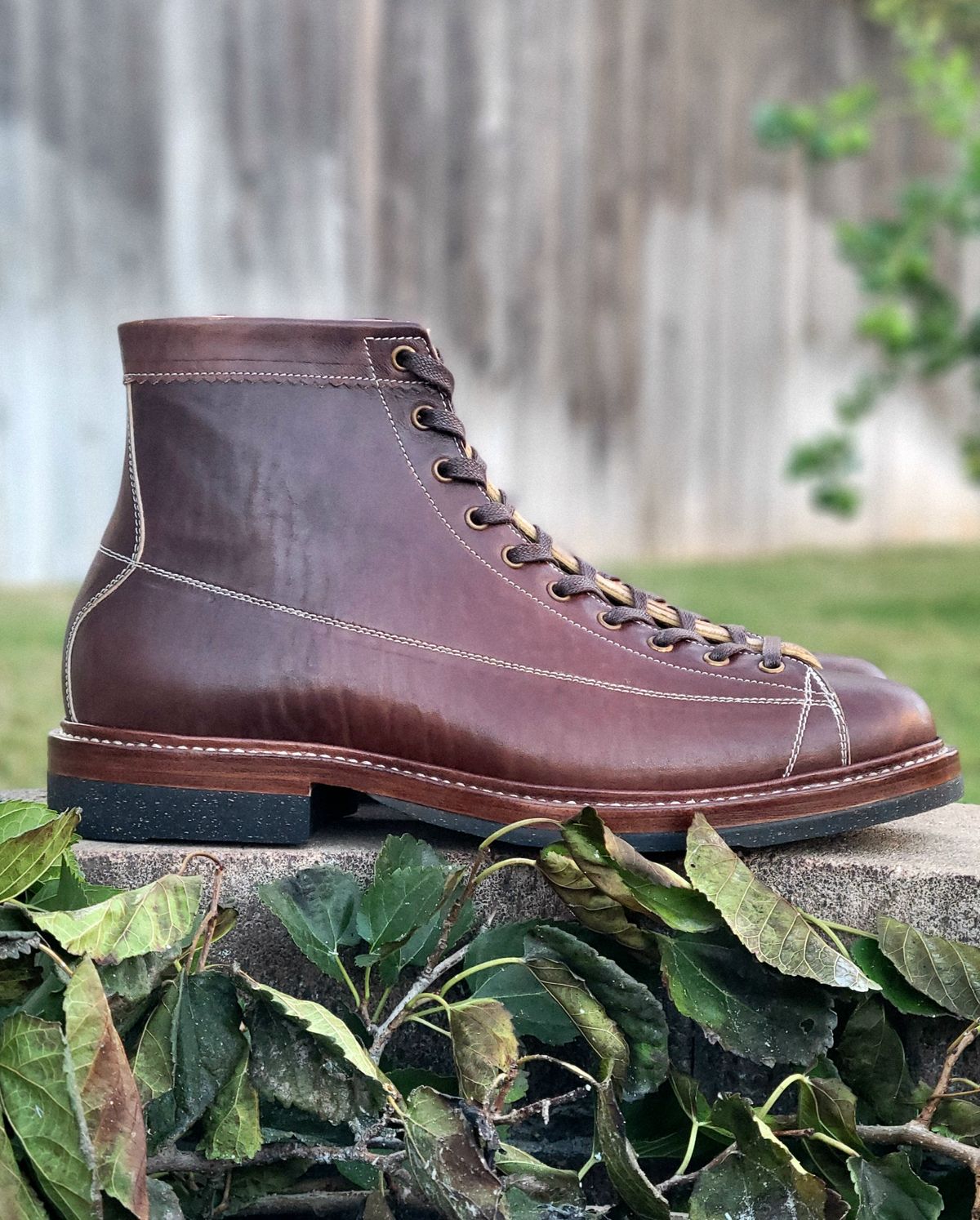 Photo by Arsenicmickey on October 1, 2025 of the Sagara Cordmaster in Conceria Cloe Superlux Horsebutt Overdyed Brown.