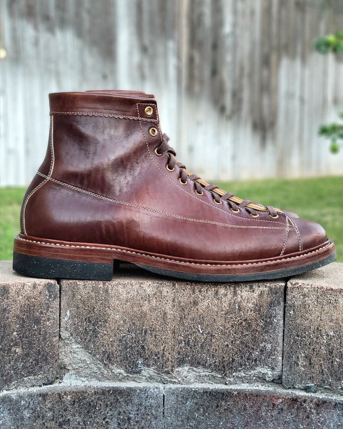 Photo by Arsenicmickey on October 29, 2025 of the Sagara Cordmaster in Conceria Cloe Superlux Horsebutt Overdyed Brown.