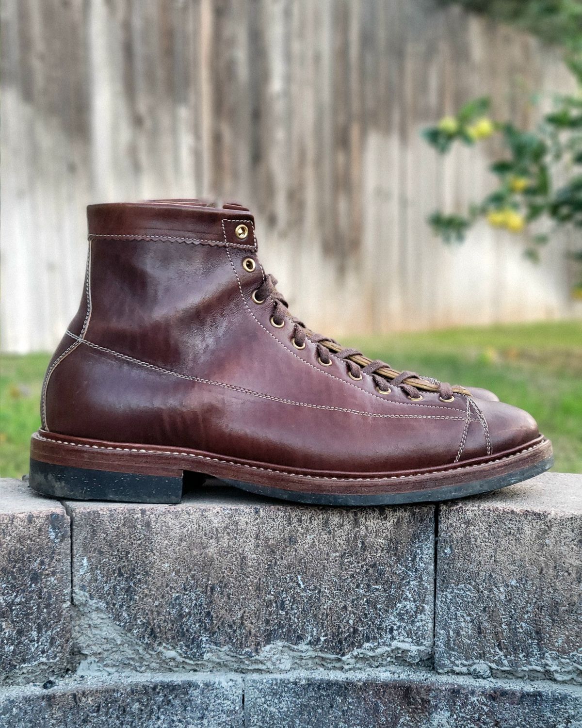 Photo by Arsenicmickey on December 3, 2025 of the Sagara Cordmaster in Conceria Cloe Superlux Horsebutt Overdyed Brown.