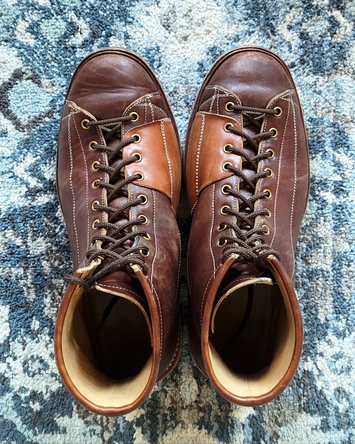 Photo by Arsenicmickey on February 3, 2026 of the Sagara Cordmaster in Conceria Cloe Superlux Horsebutt Overdyed Brown.