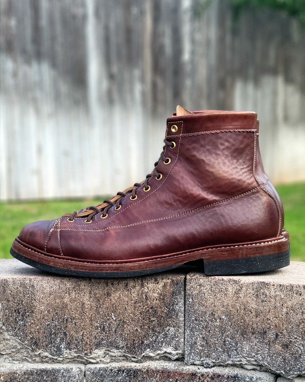 Photo by Arsenicmickey on March 5, 2026 of the Sagara Cordmaster in Conceria Cloe Superlux Horsebutt Overdyed Brown.