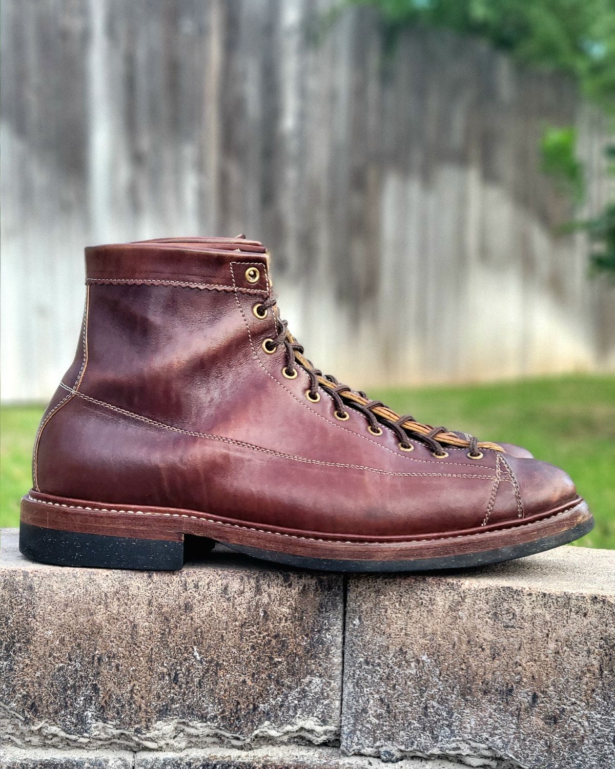 Photo by Arsenicmickey on March 5, 2026 of the Sagara Cordmaster in Conceria Cloe Superlux Horsebutt Overdyed Brown.