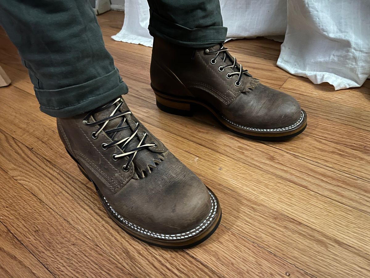 Photo by JSeppala on April 1, 2023 of the Drew's Boots 8-Inch Logger in Rowdy Smooth.