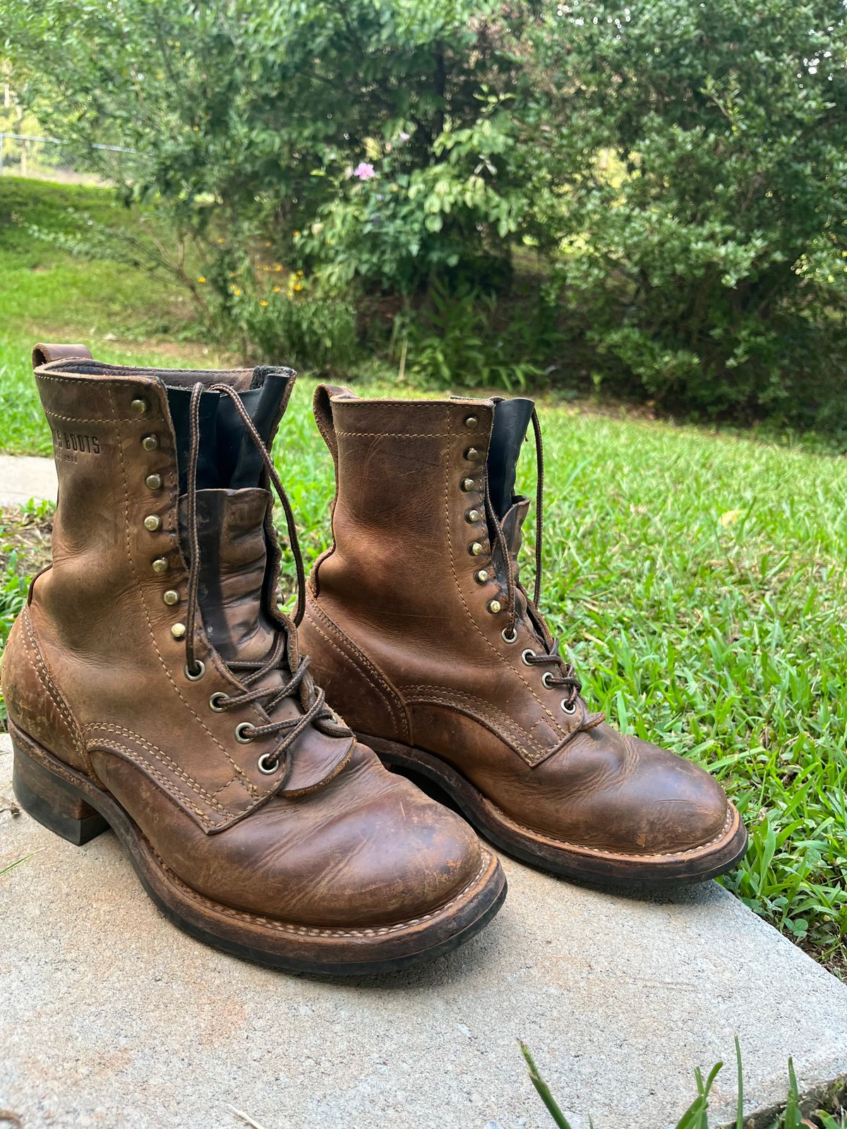 Photo by JSeppala on August 24, 2023 of the Drew's Boots 8-Inch Logger in Rowdy Smooth.