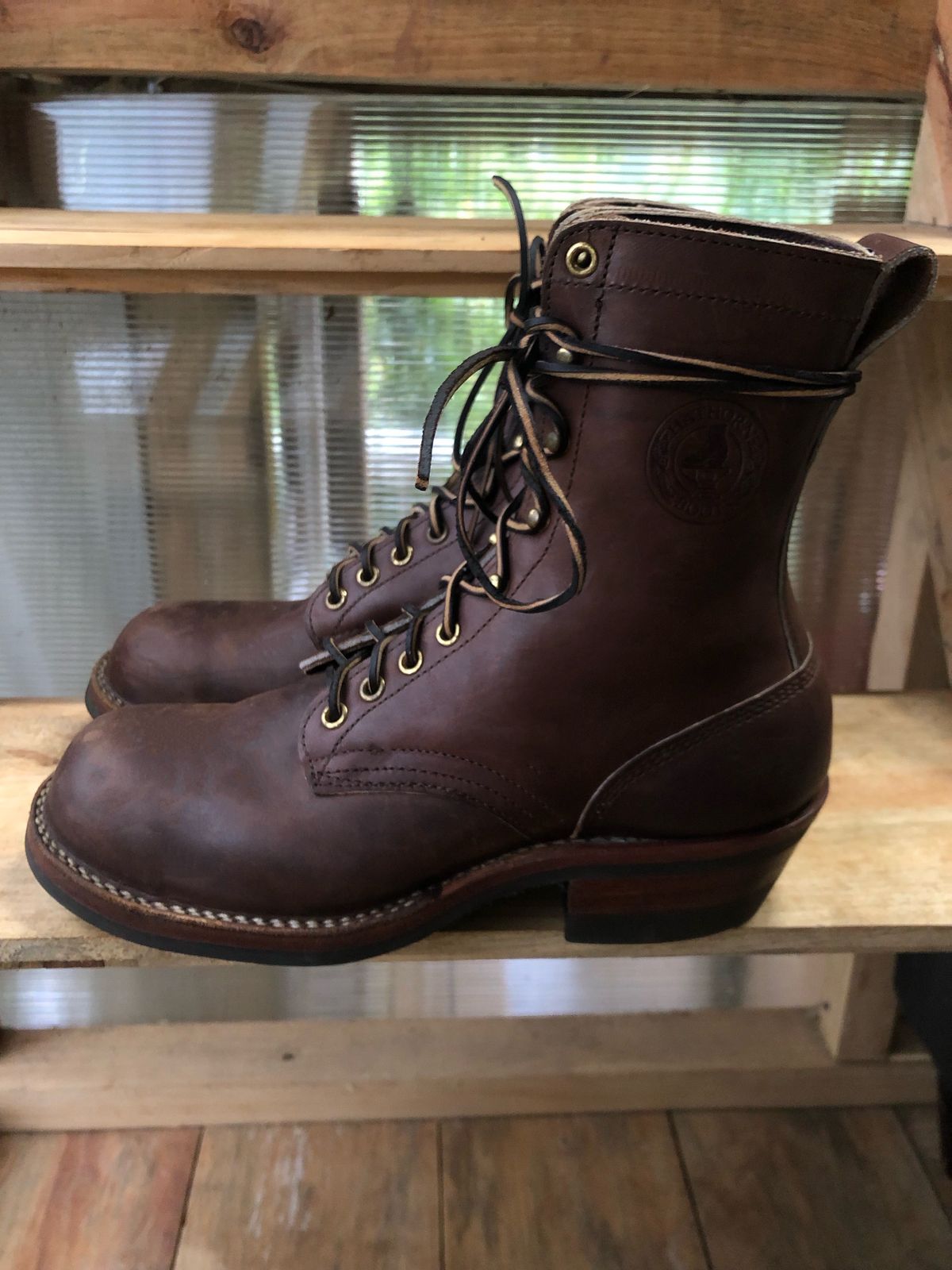 Photo by Nhannguyen on October 1, 2022 of the White's Smokejumper in Unlisted Leather.