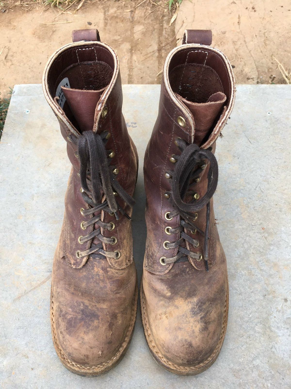 Photo by Nhannguyen on November 3, 2022 of the White's Smokejumper in Unlisted Leather.