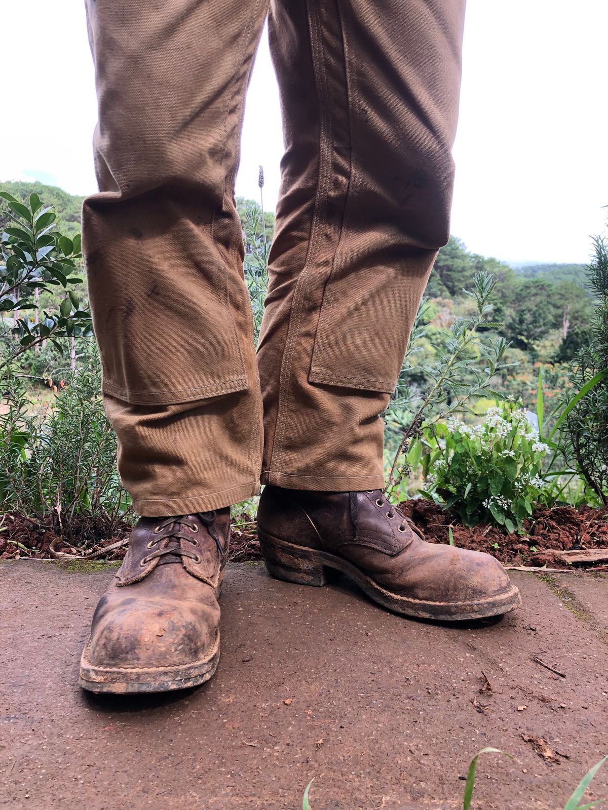 Photo by Nhannguyen on December 5, 2022 of the White's Smokejumper in Unlisted Leather.