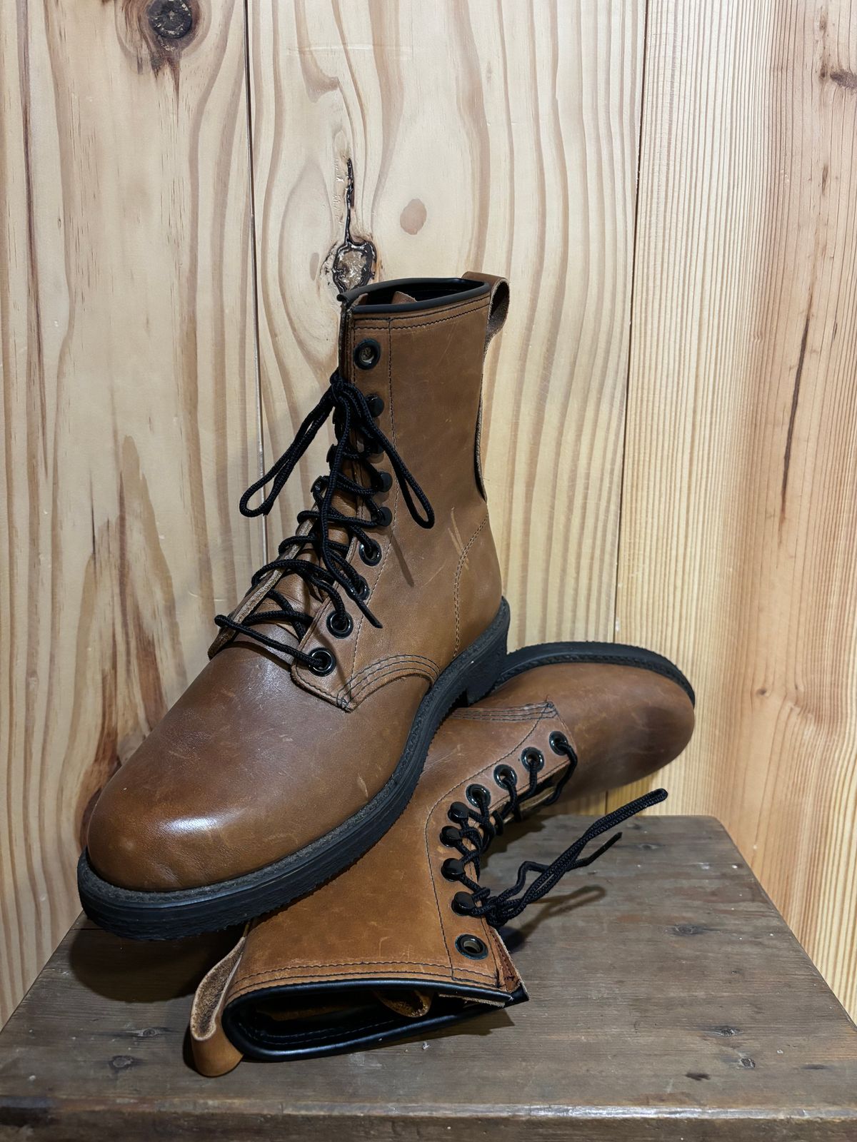 Photo by Nhannguyen on November 1, 2025 of the Sheboygan Unknown Model in Unknown Leather.