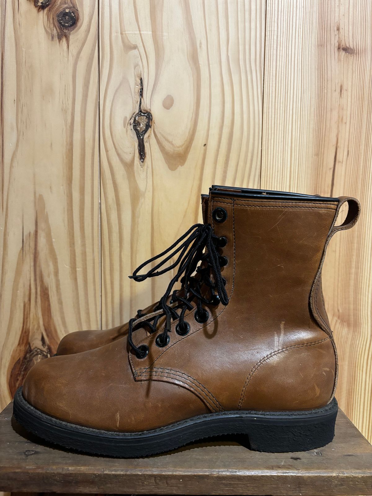 Photo by Nhannguyen on November 1, 2025 of the Sheboygan Unknown Model in Unknown Leather.