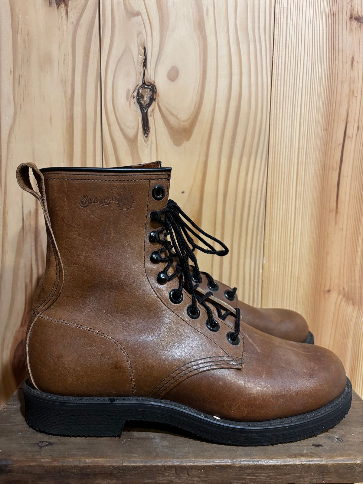 Photo by Nhannguyen on November 1, 2025 of the Sheboygan Unknown Model in Unknown Leather.