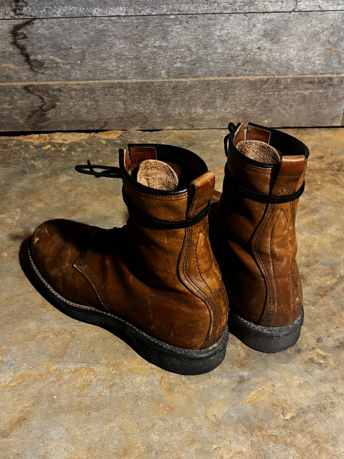 Photo by Nhannguyen on December 4, 2025 of the Sheboygan Unknown Model in Unknown Leather.