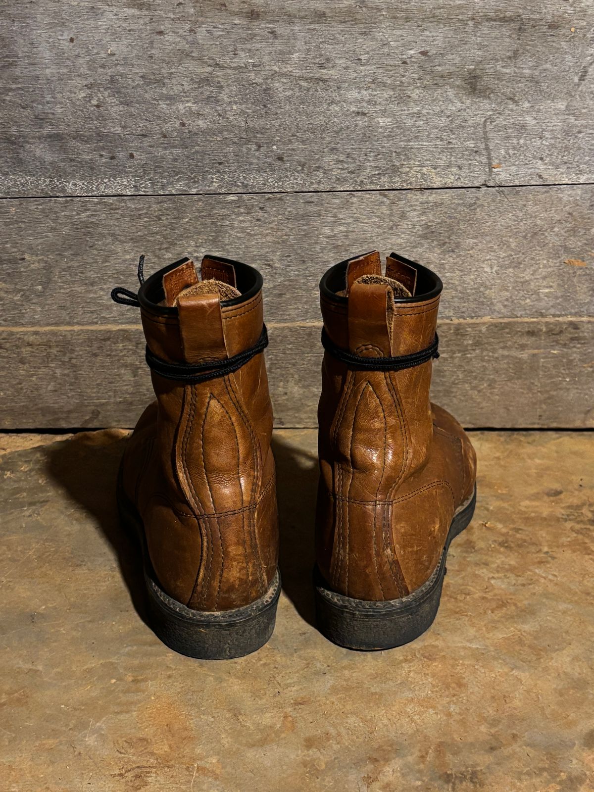 Photo by Nhannguyen on December 4, 2025 of the Sheboygan Unknown Model in Unknown Leather.