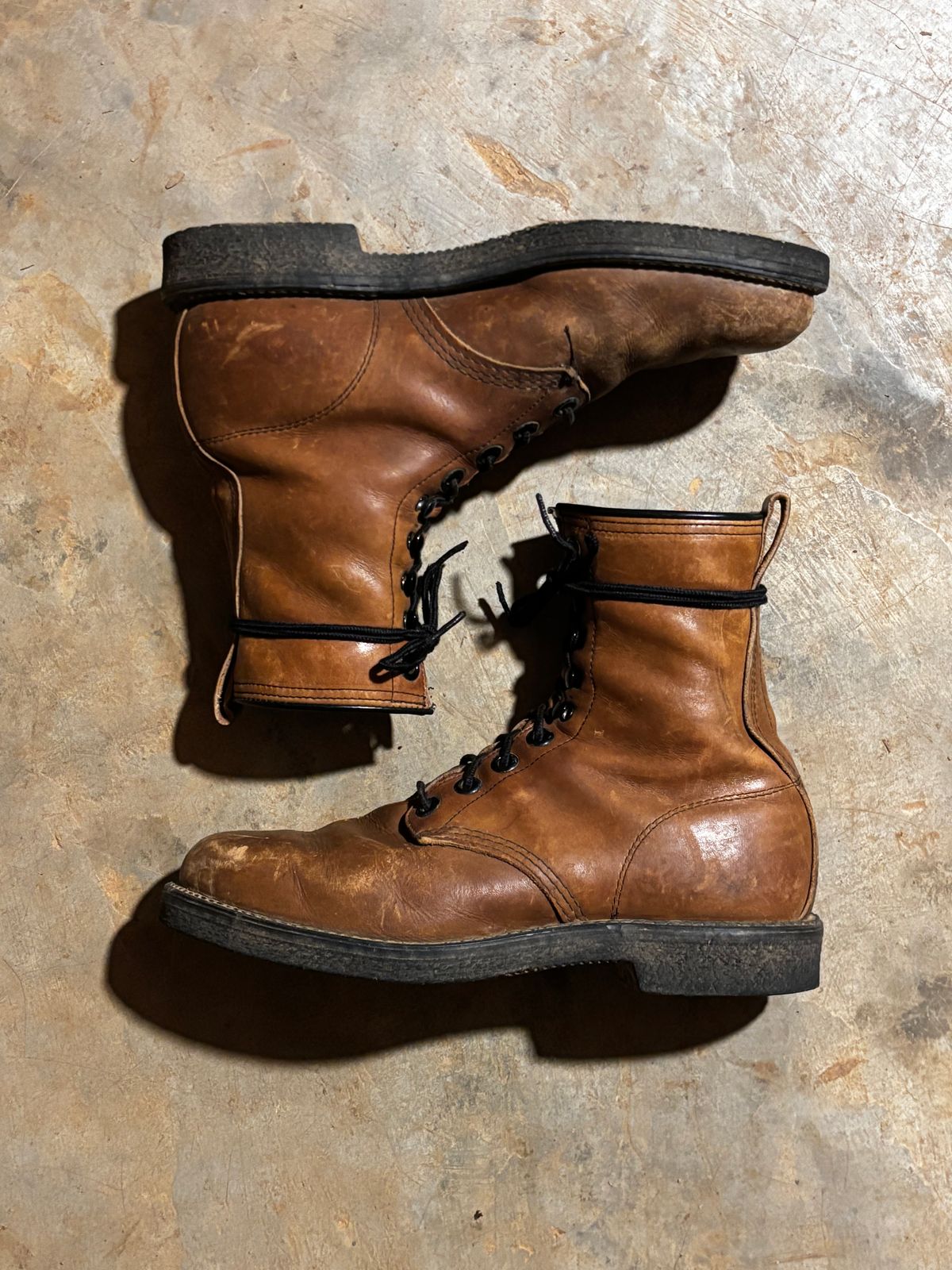 Photo by Nhannguyen on December 4, 2025 of the Sheboygan Unknown Model in Unknown Leather.