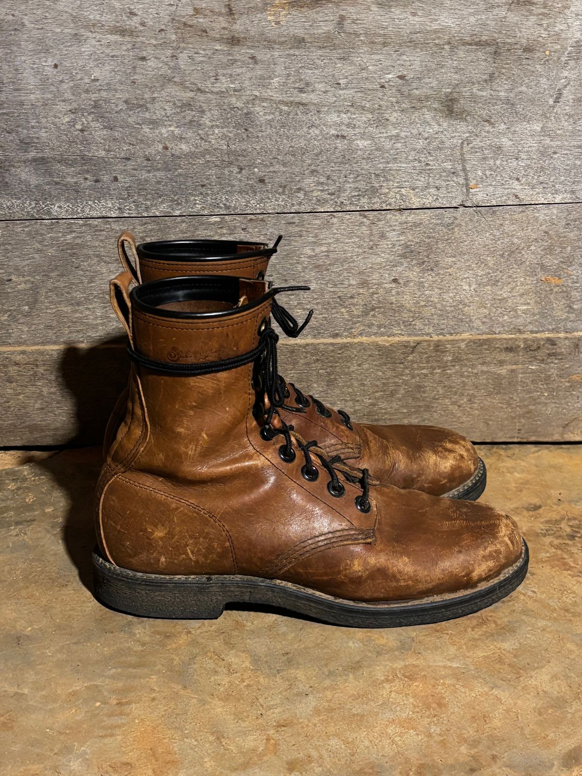 Photo by Nhannguyen on December 4, 2025 of the Sheboygan Unknown Model in Unknown Leather.