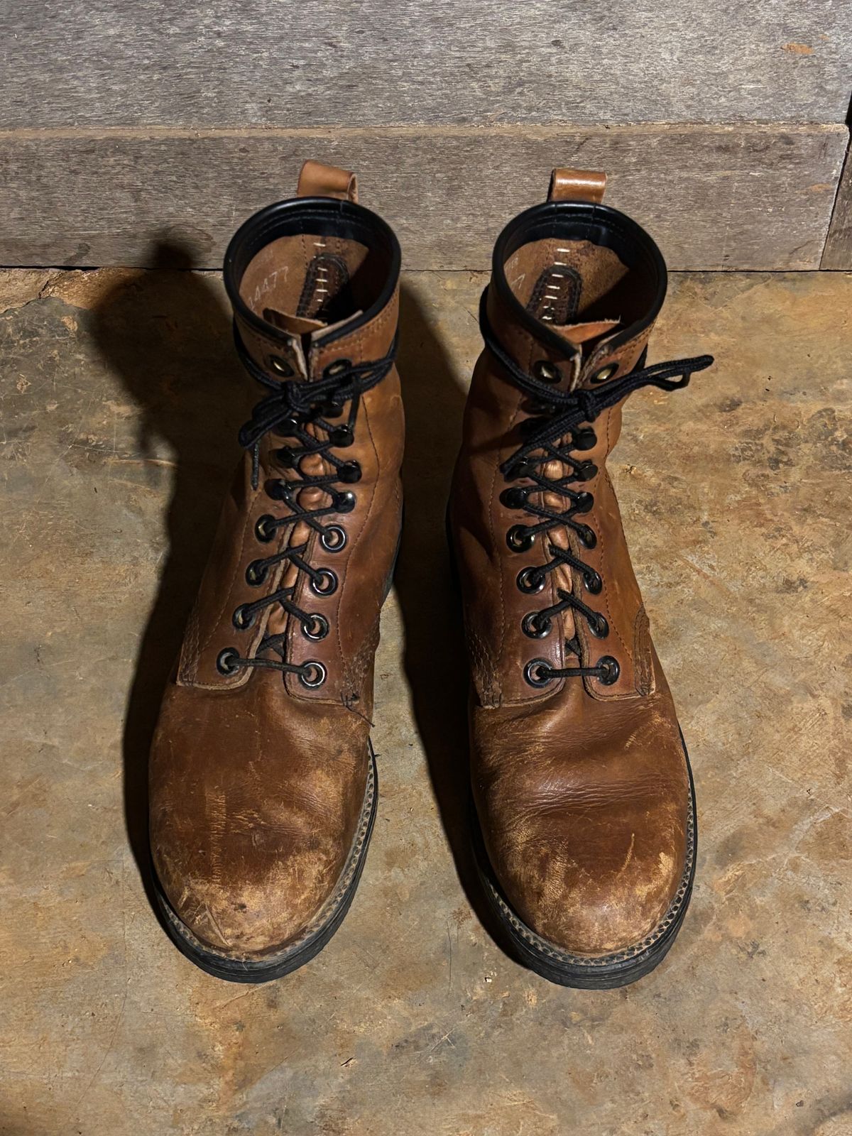 Photo by Nhannguyen on December 4, 2025 of the Sheboygan Unknown Model in Unknown Leather.