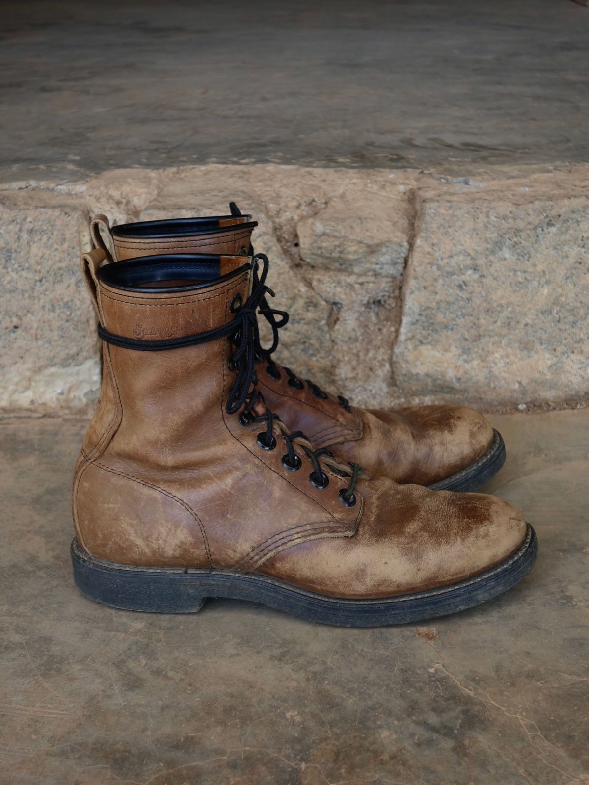 Photo by Nhannguyen on January 5, 2026 of the Sheboygan Unknown Model in Unknown Leather.