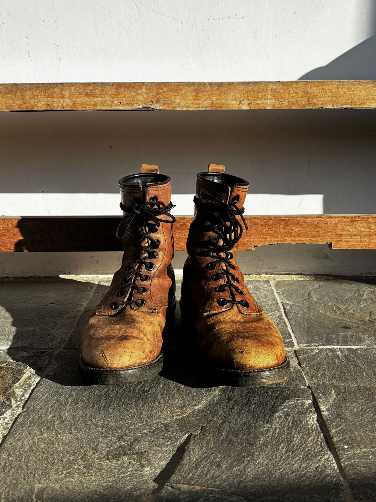 Photo by Nhannguyen on February 5, 2026 of the Sheboygan Unknown Model in Unknown Leather.