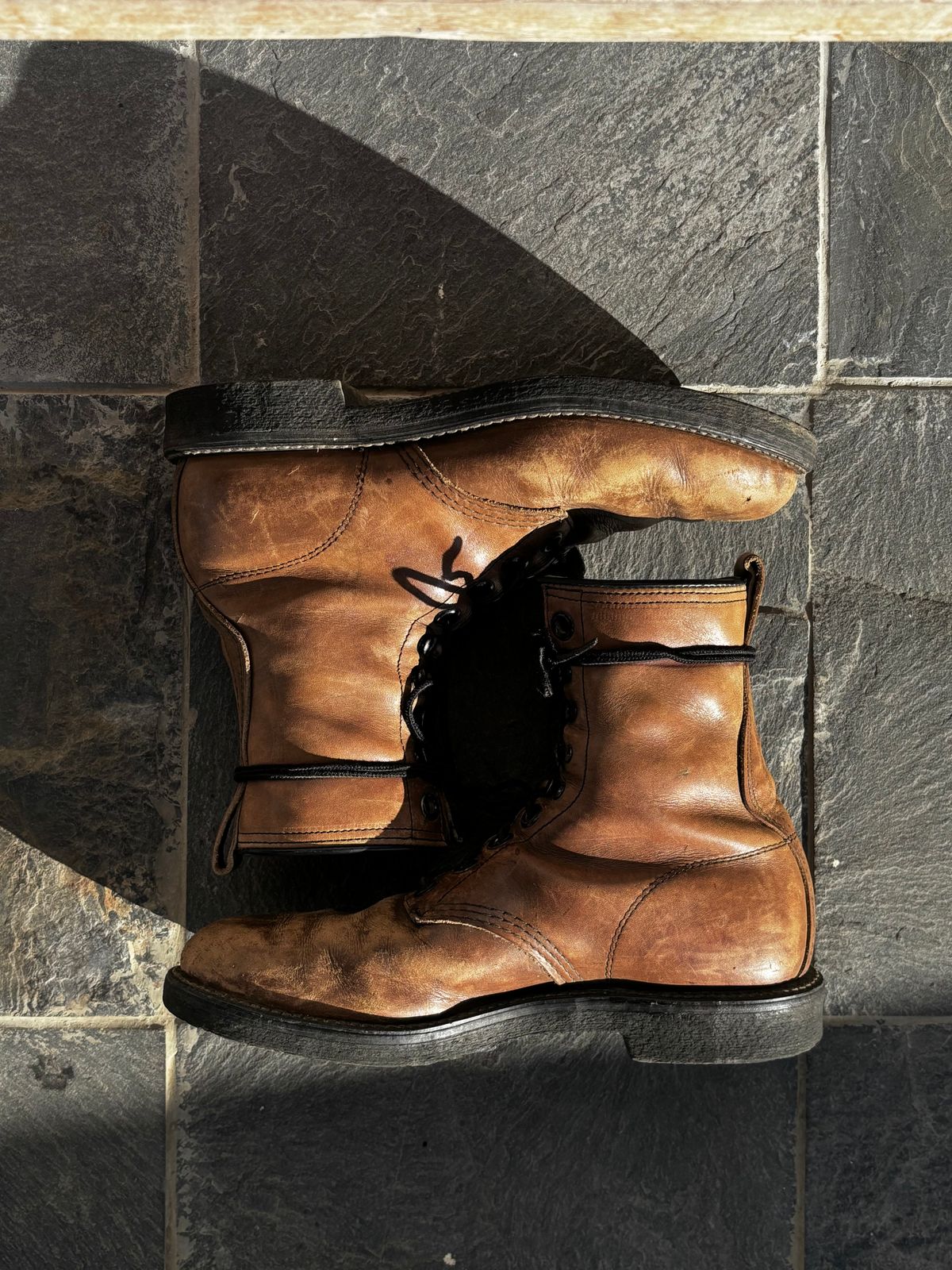 Photo by Nhannguyen on February 5, 2026 of the Sheboygan Unknown Model in Unknown Leather.