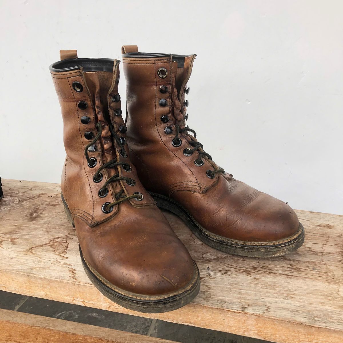 Photo by Nhannguyen on March 5, 2026 of the Sheboygan Unknown Model in Unknown Leather.