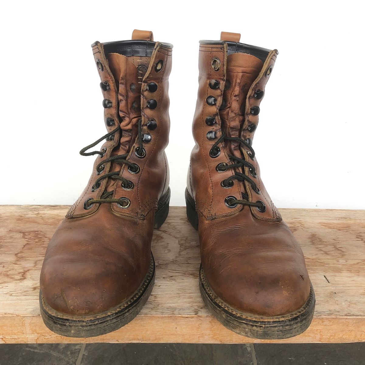 Photo by Nhannguyen on March 5, 2026 of the Sheboygan Unknown Model in Unknown Leather.