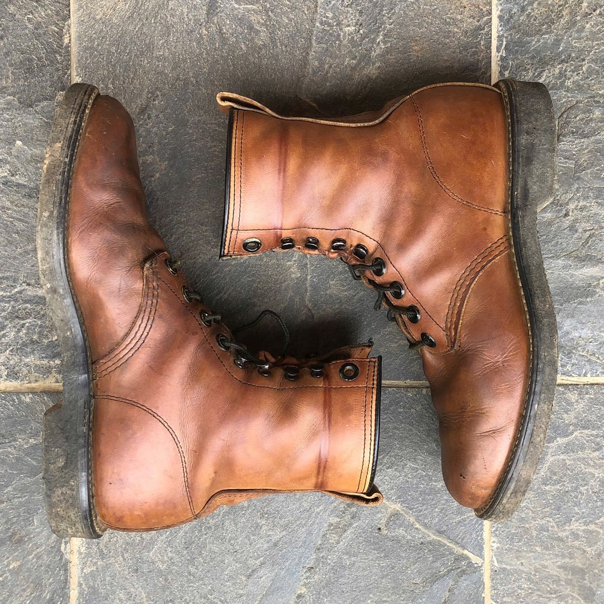 Photo by Nhannguyen on March 5, 2026 of the Sheboygan Unknown Model in Unknown Leather.