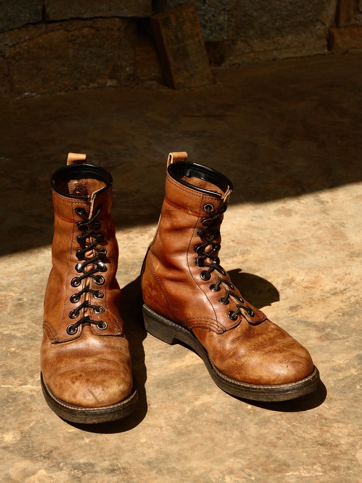 Photo by Nhannguyen on March 31, 2026 of the Sheboygan Unknown Model in Unknown Leather.