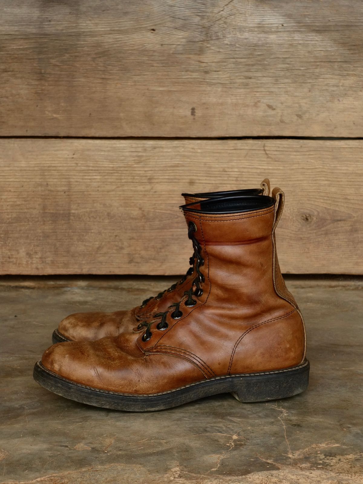 Photo by Nhannguyen on March 31, 2026 of the Sheboygan Unknown Model in Unknown Leather.