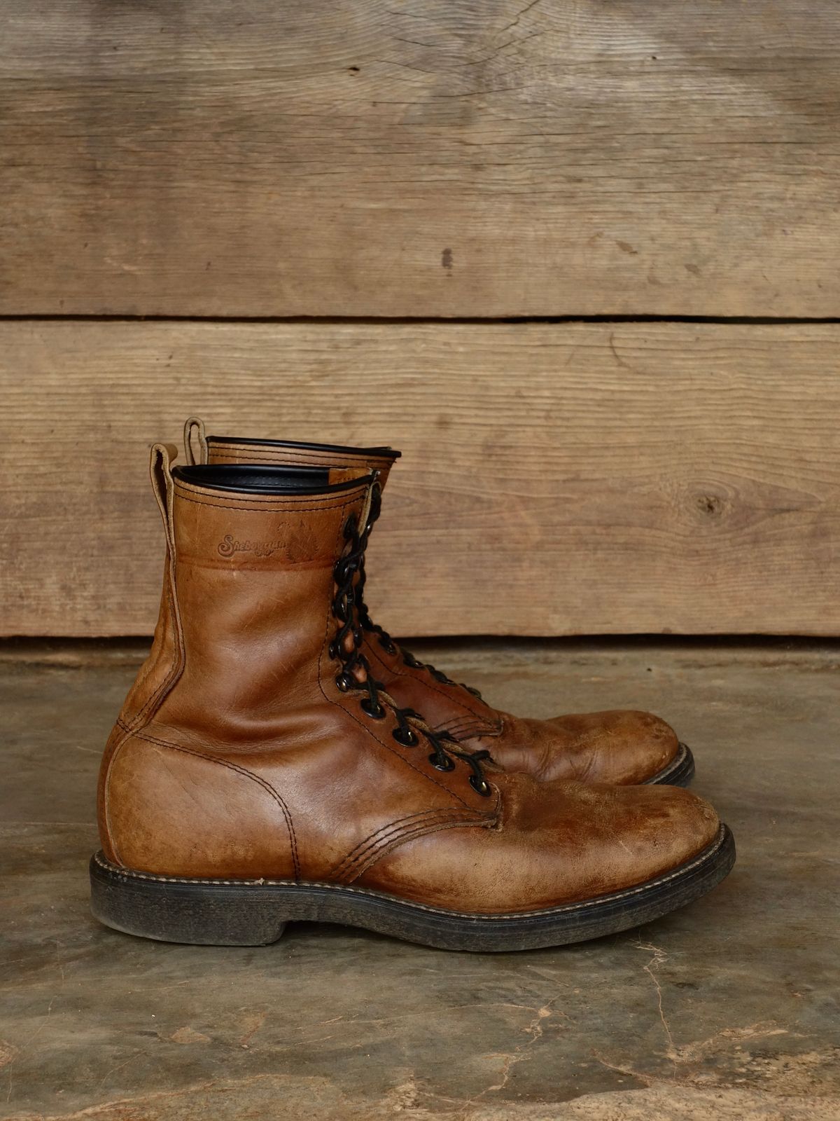 Photo by Nhannguyen on March 31, 2026 of the Sheboygan Unknown Model in Unknown Leather.