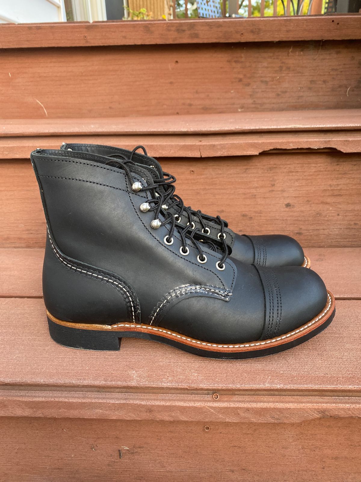 Photo by crankycrow on October 4, 2022 of the Red Wing Iron Ranger in S.B. Foot Black Harness.