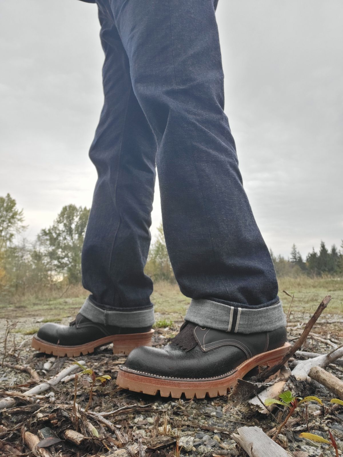 Photo by toddblas on November 1, 2023 of the Fortis Boots Custom DAKAR with Logger in Horween Java Waxed Flesh.