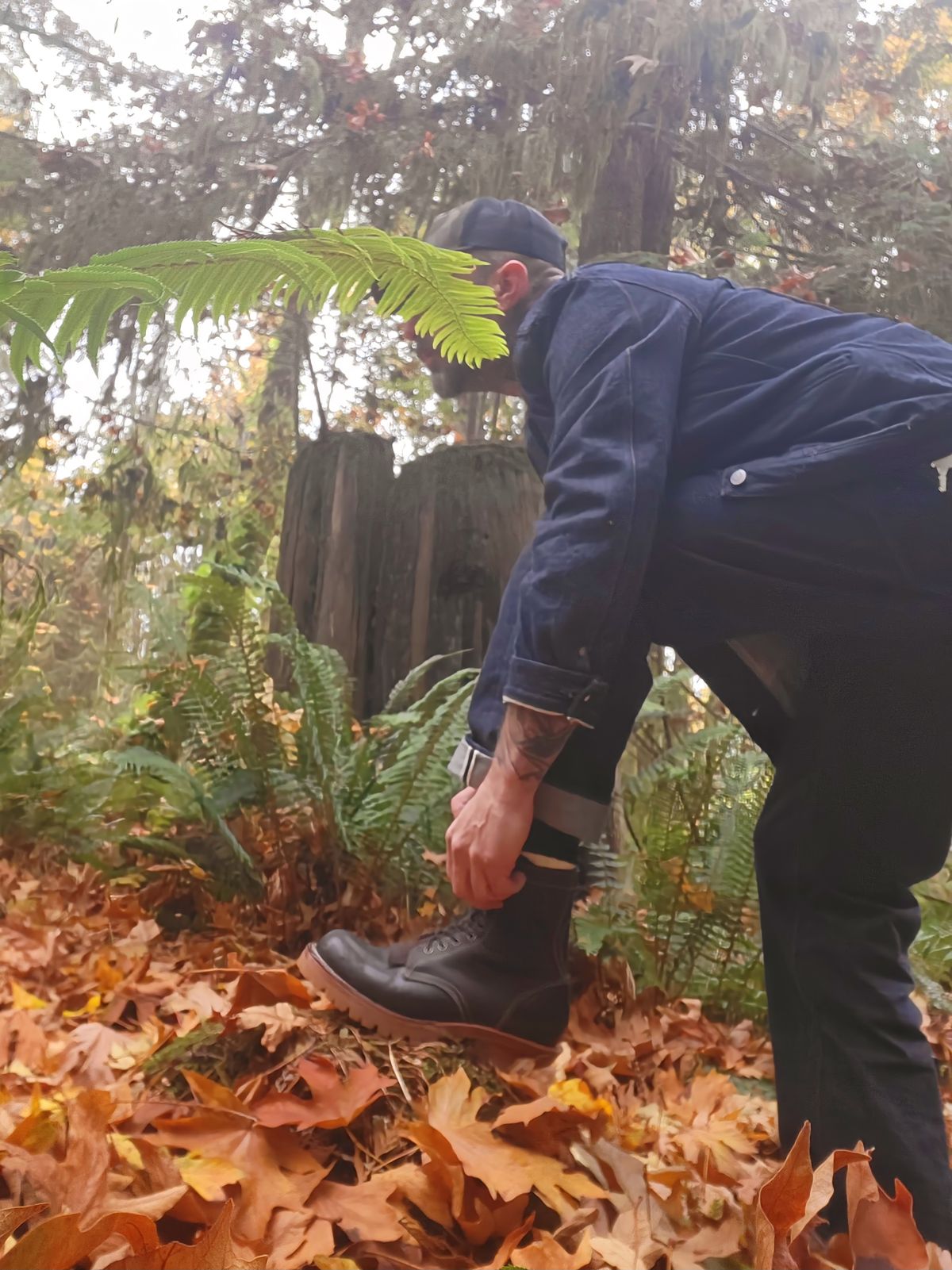Photo by toddblas on November 1, 2023 of the Fortis Boots Custom DAKAR with Logger in Horween Java Waxed Flesh.