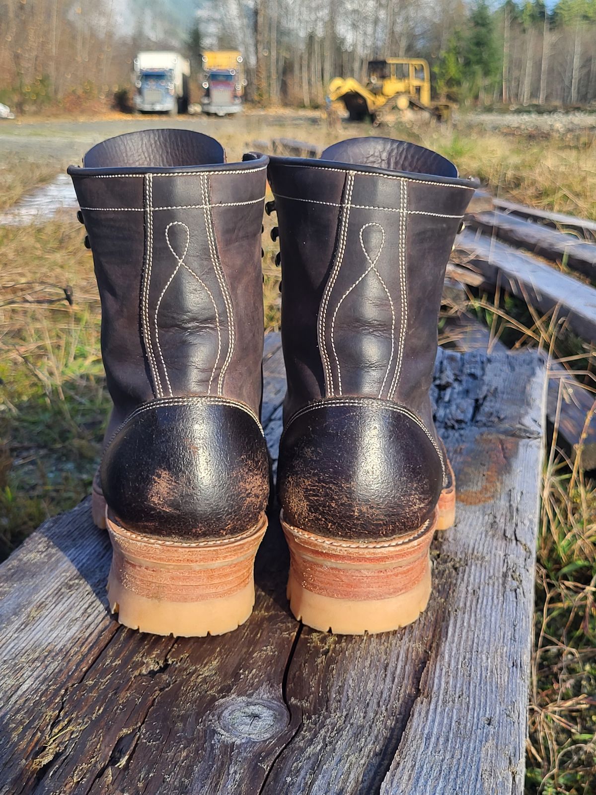 Photo by toddblas on December 2, 2023 of the Fortis Boots Custom DAKAR with Logger in Horween Java Waxed Flesh.