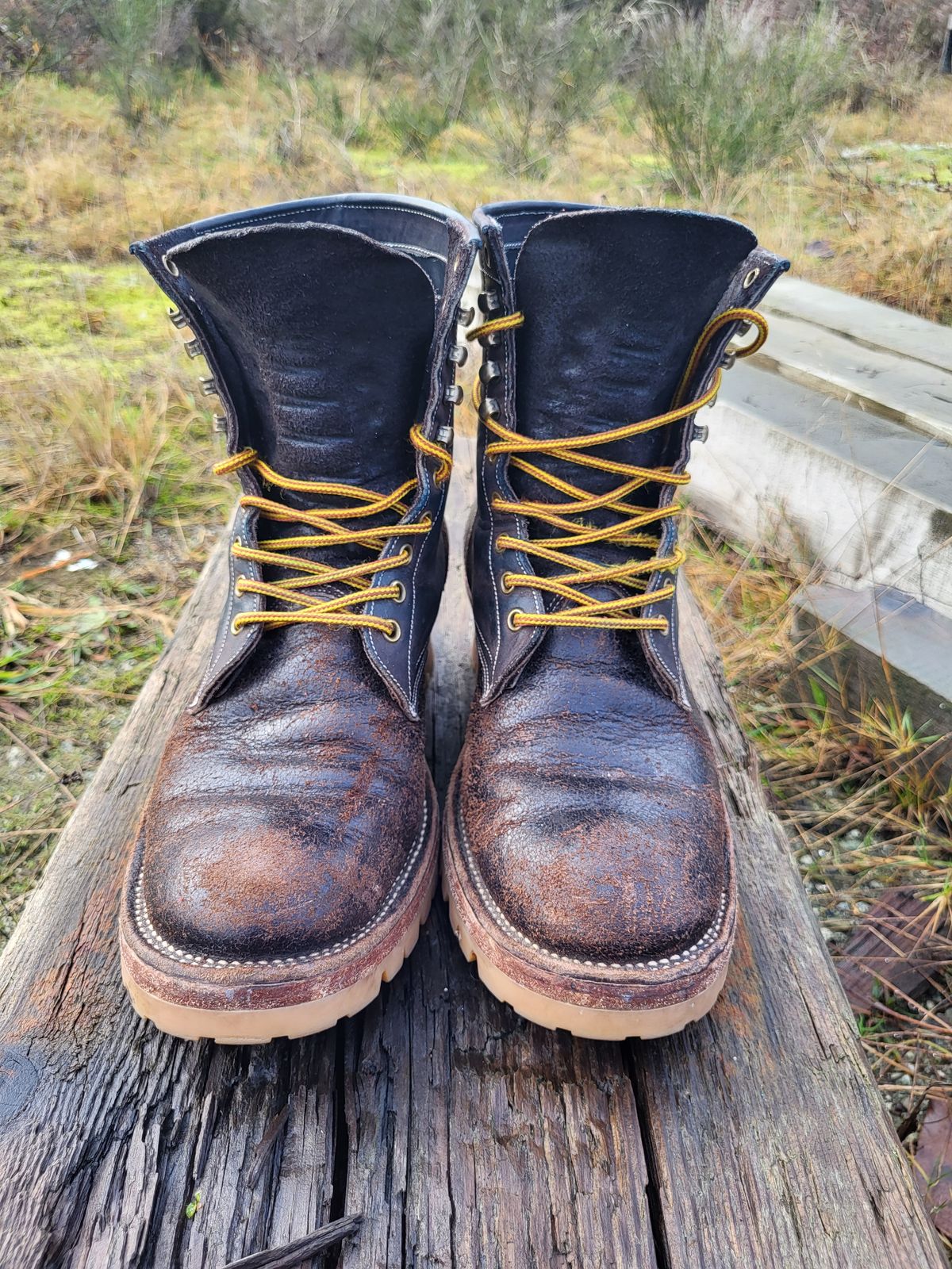Photo by toddblas on January 2, 2024 of the Fortis Boots Custom DAKAR with Logger in Horween Java Waxed Flesh.