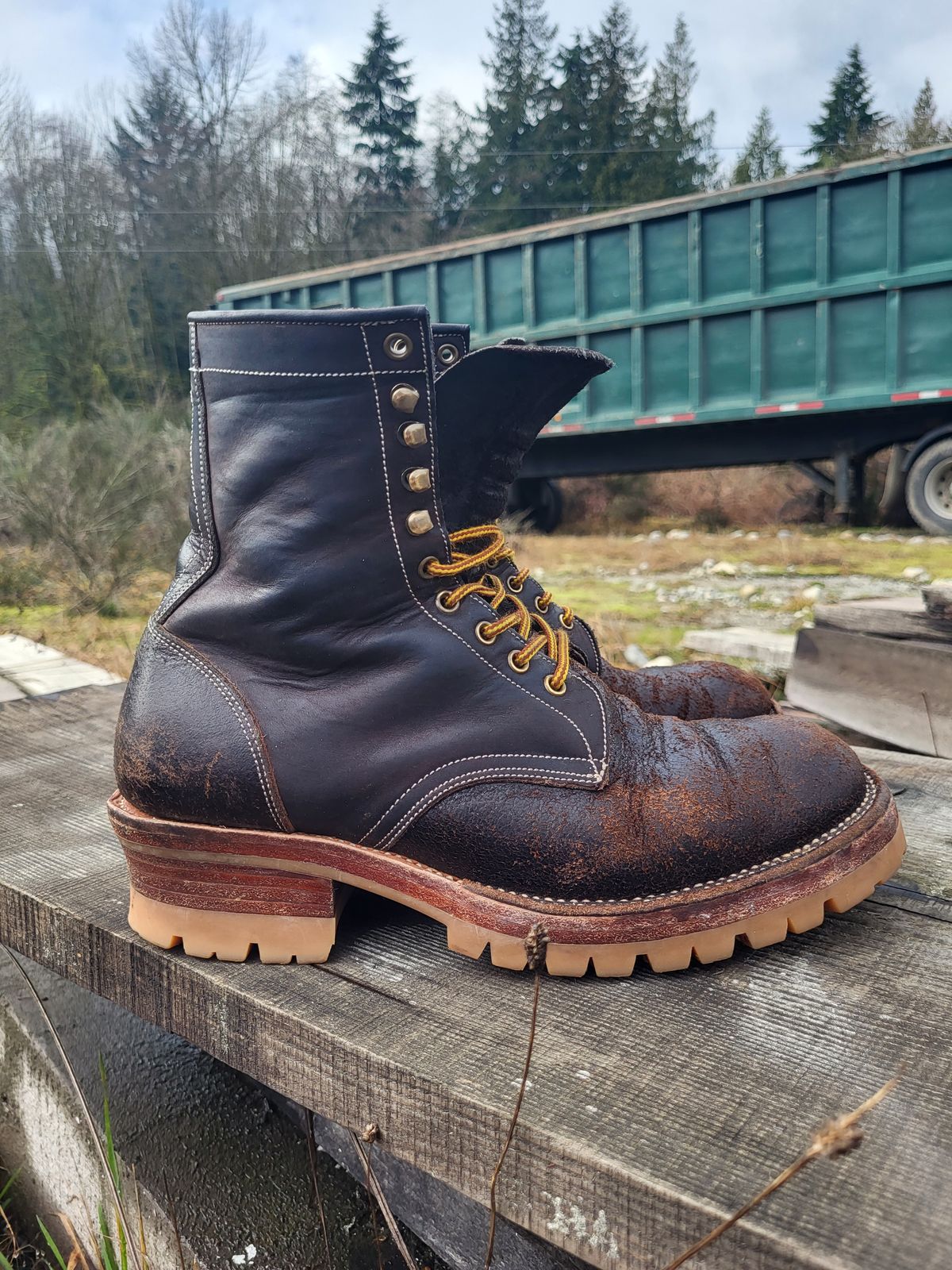Photo by toddblas on February 3, 2024 of the Fortis Boots Custom DAKAR with Logger in Horween Java Waxed Flesh.