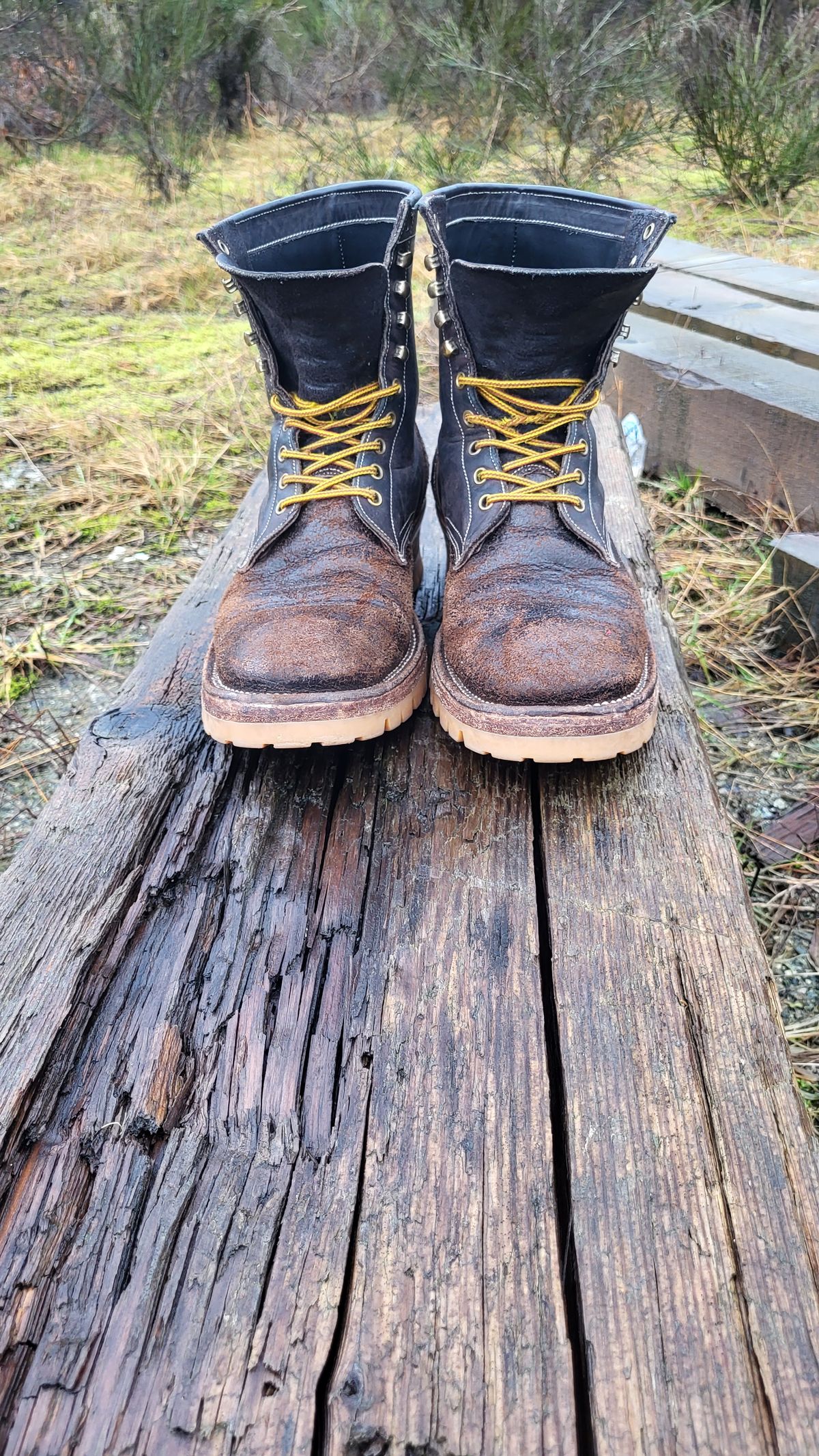 Photo by toddblas on March 3, 2024 of the Fortis Boots Custom DAKAR with Logger in Horween Java Waxed Flesh.