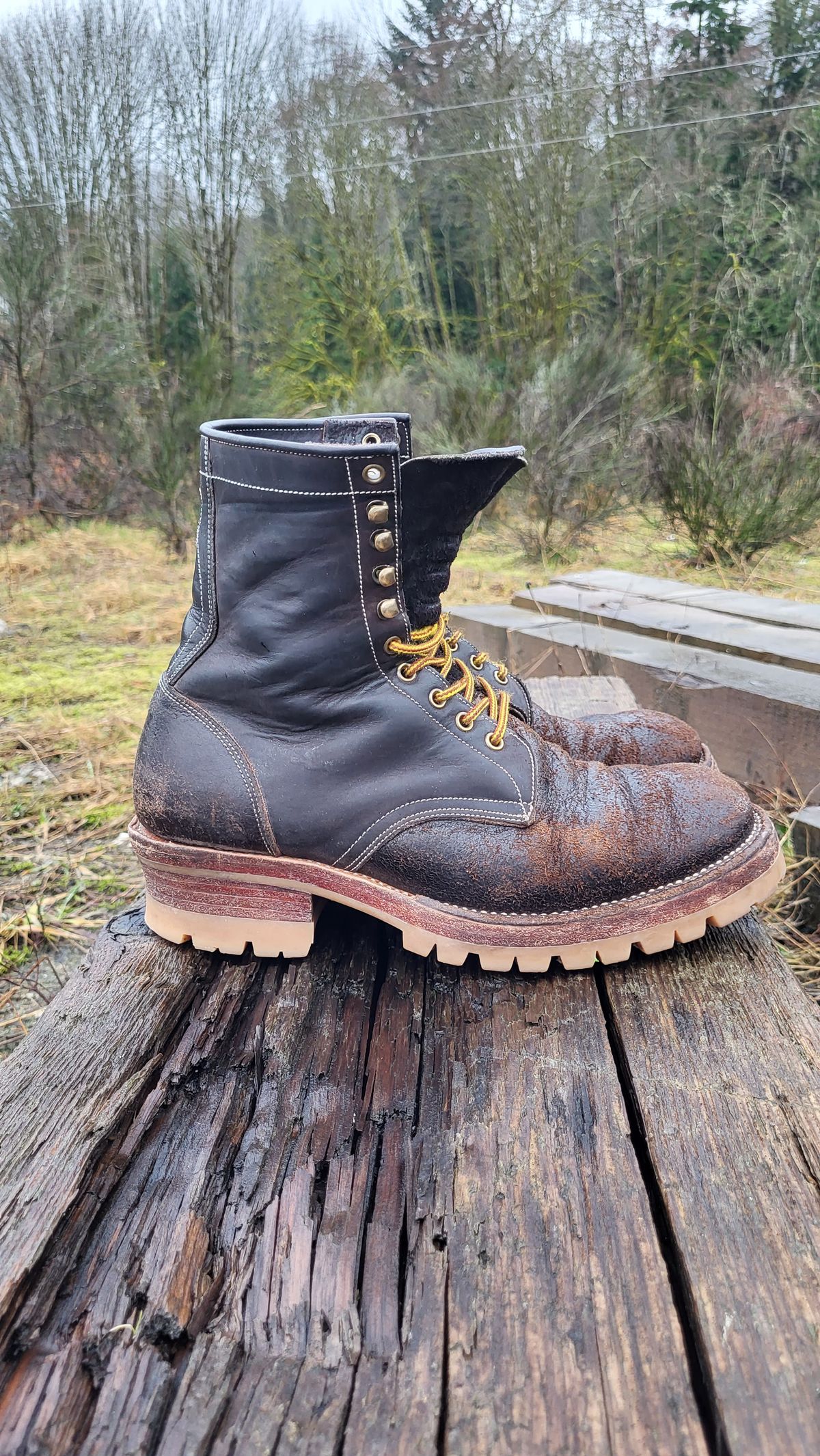 Photo by toddblas on March 3, 2024 of the Fortis Boots Custom DAKAR with Logger in Horween Java Waxed Flesh.